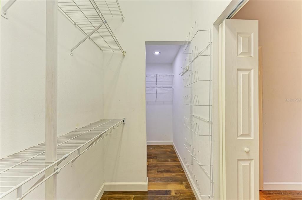 Под контрактом: $370,000 (2 спален, 2 ванн, 1767 Квадратных фут)