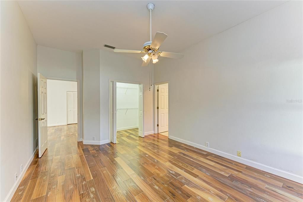 Под контрактом: $370,000 (2 спален, 2 ванн, 1767 Квадратных фут)