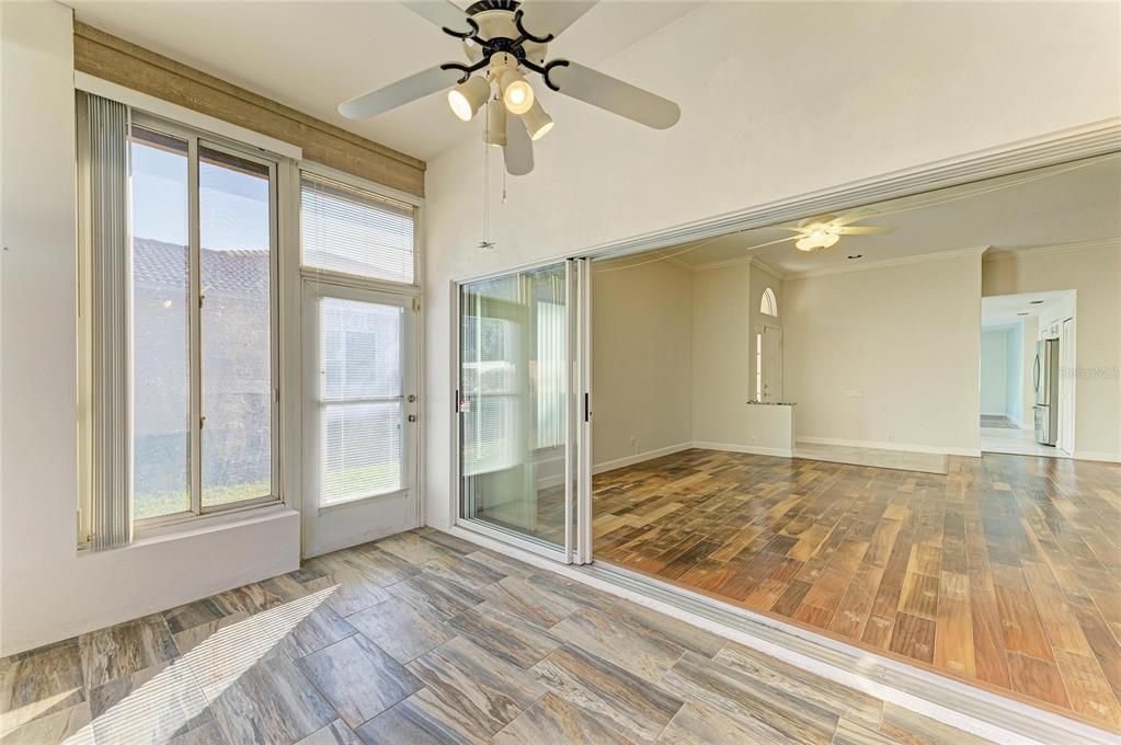 Под контрактом: $370,000 (2 спален, 2 ванн, 1767 Квадратных фут)