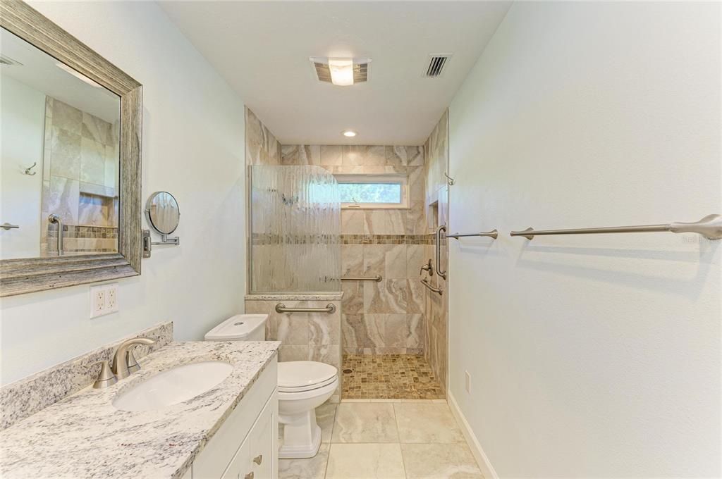 Под контрактом: $370,000 (2 спален, 2 ванн, 1767 Квадратных фут)