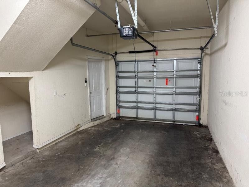 待售: $185,000 (1 贝兹, 1 浴室, 944 平方英尺)