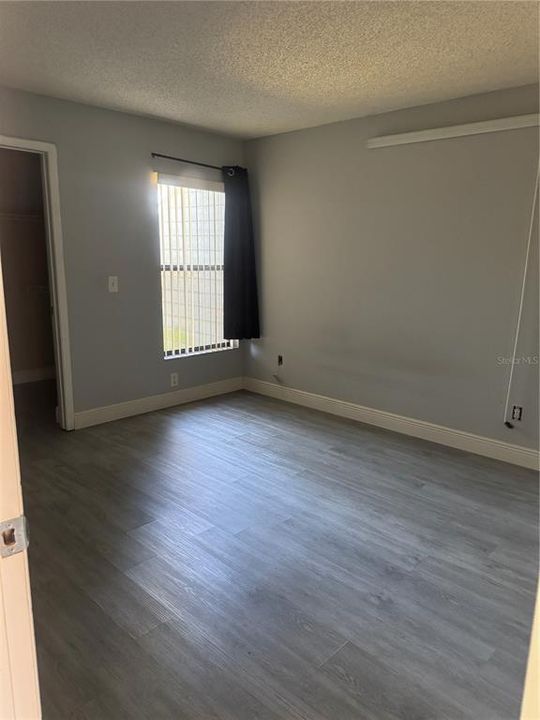 For Sale: $189,900 (2 beds, 2 baths, 886 Square Feet)