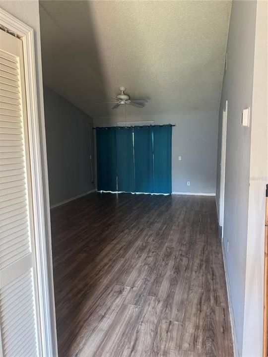 For Sale: $189,900 (2 beds, 2 baths, 886 Square Feet)