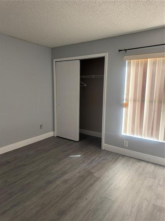 For Sale: $189,900 (2 beds, 2 baths, 886 Square Feet)