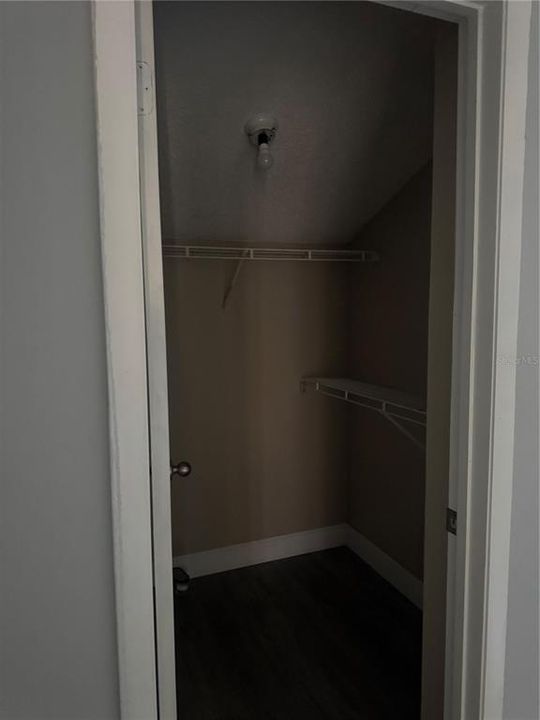 For Sale: $189,900 (2 beds, 2 baths, 886 Square Feet)