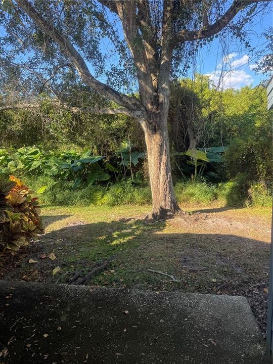 For Sale: $189,900 (2 beds, 2 baths, 886 Square Feet)