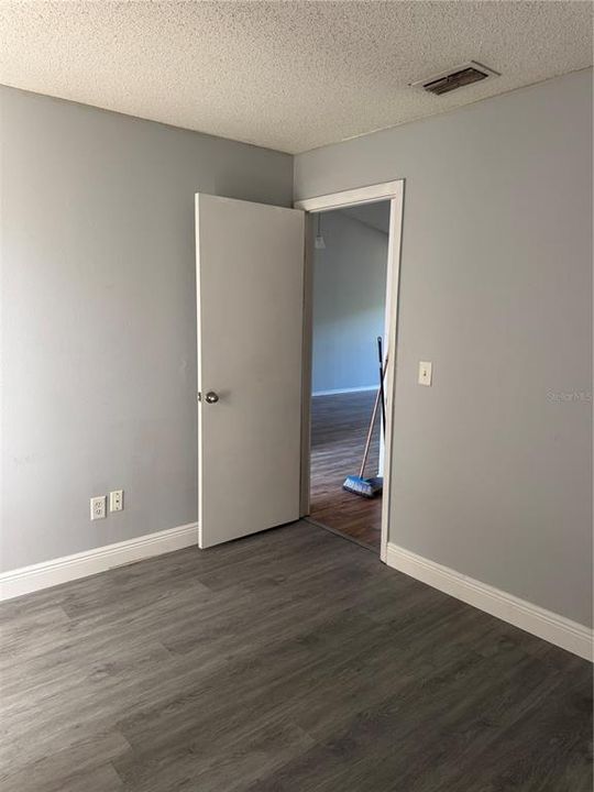 For Sale: $189,900 (2 beds, 2 baths, 886 Square Feet)