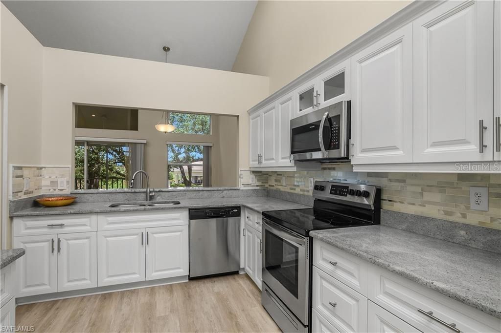 For Sale: $247,950 (3 beds, 2 baths, 1462 Square Feet)