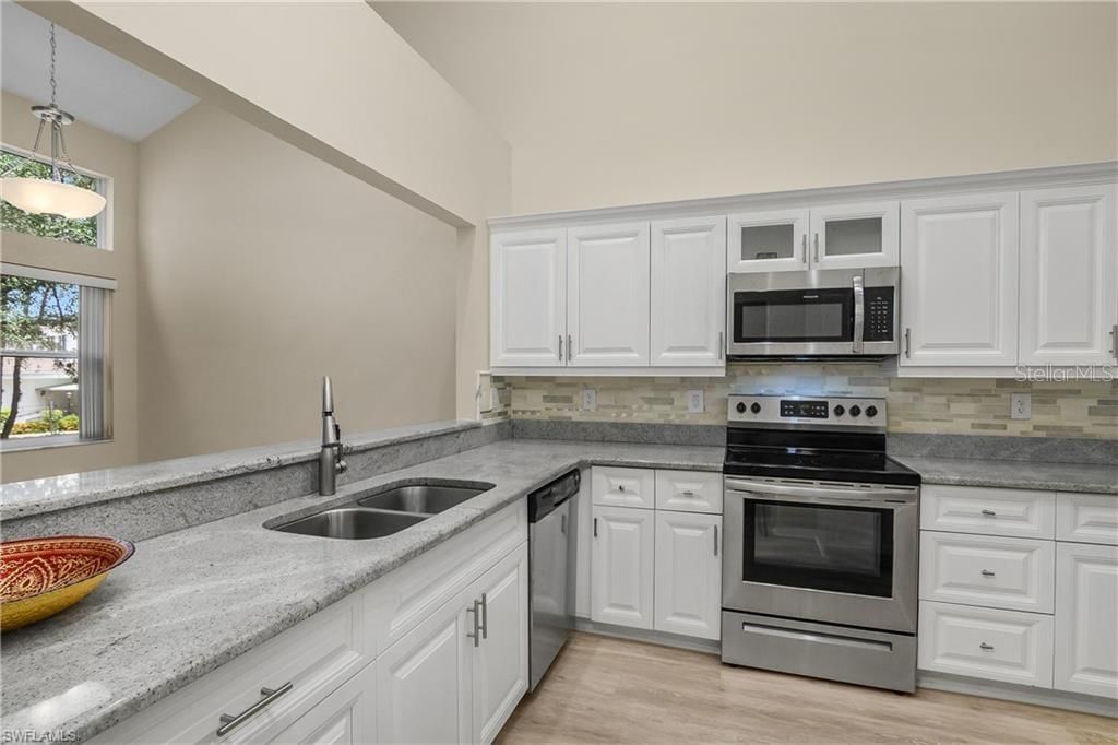 For Sale: $247,950 (3 beds, 2 baths, 1462 Square Feet)