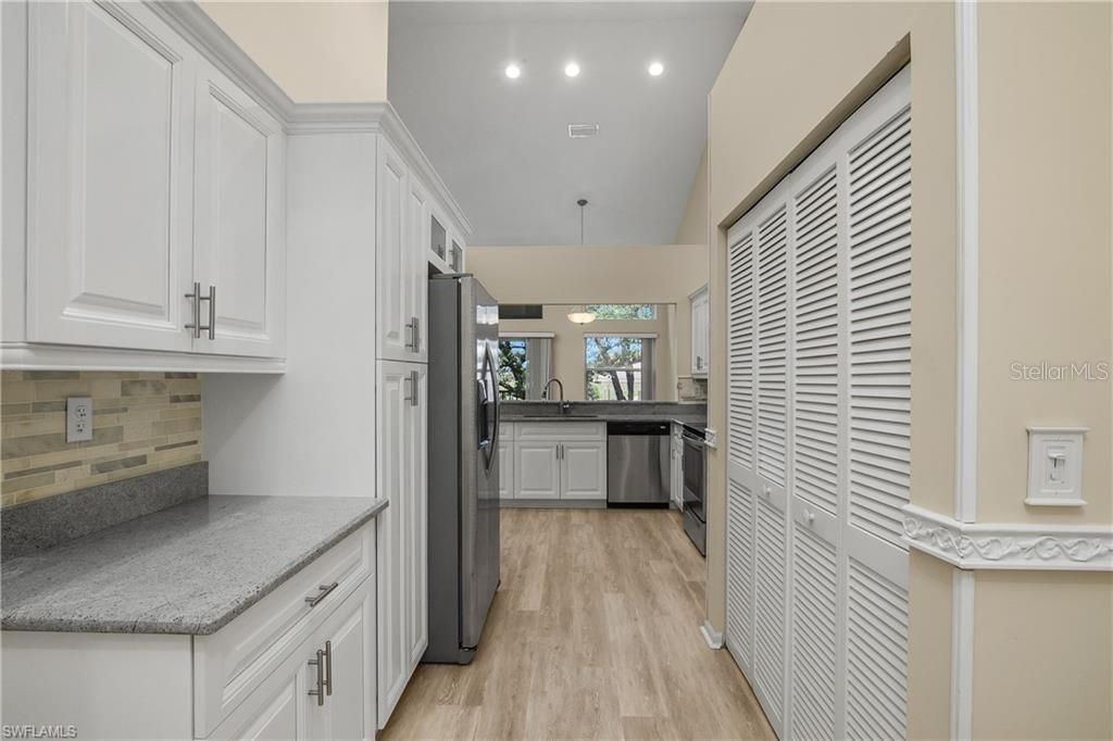 For Sale: $247,950 (3 beds, 2 baths, 1462 Square Feet)