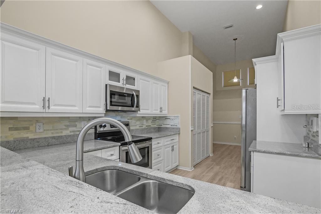 For Sale: $247,950 (3 beds, 2 baths, 1462 Square Feet)