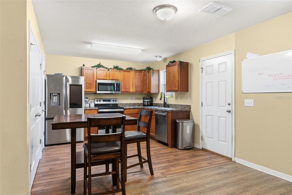 For Sale: $310,000 (3 beds, 2 baths, 1709 Square Feet)