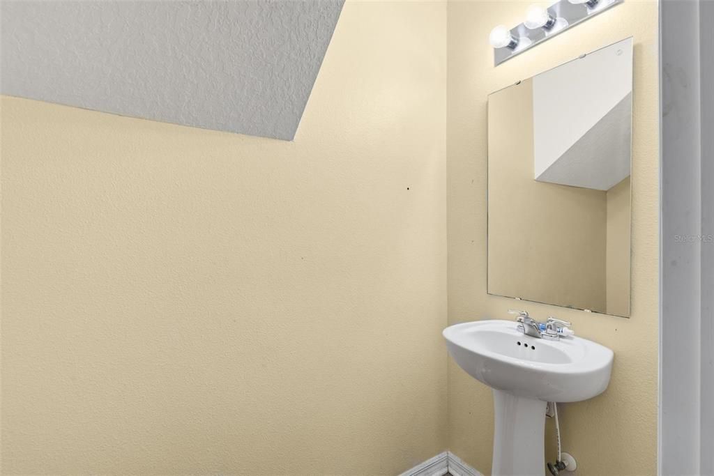 For Sale: $310,000 (3 beds, 2 baths, 1709 Square Feet)