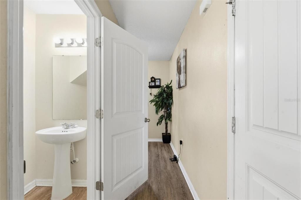 For Sale: $310,000 (3 beds, 2 baths, 1709 Square Feet)