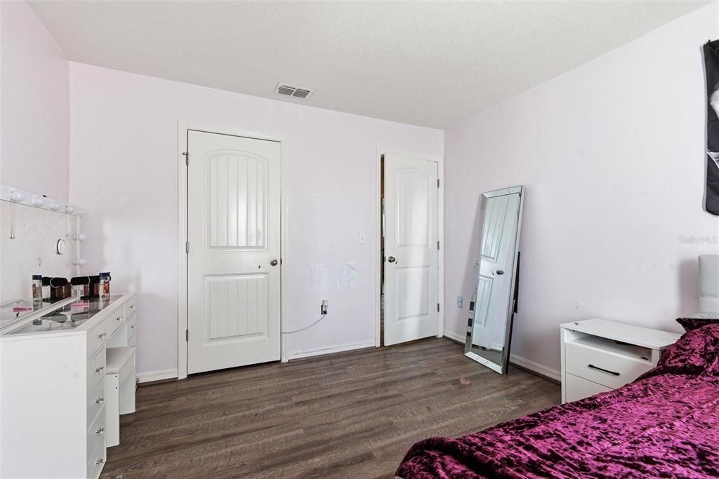 For Sale: $310,000 (3 beds, 2 baths, 1709 Square Feet)