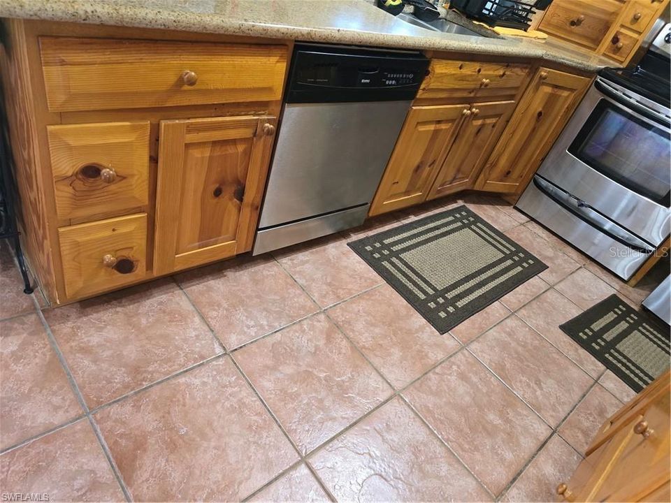 待售: $288,500 (3 贝兹, 2 浴室, 1116 平方英尺)