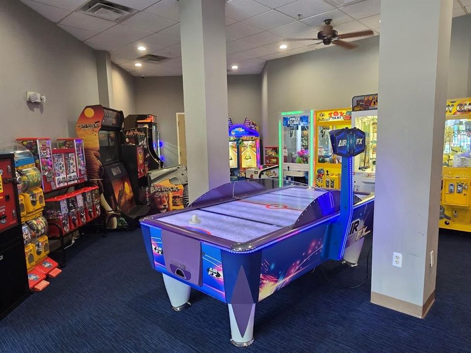 待售: $268,000 (3 贝兹, 2 浴室, 1200 平方英尺)