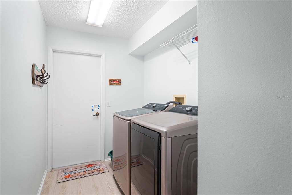 待售: $350,000 (2 贝兹, 2 浴室, 1848 平方英尺)