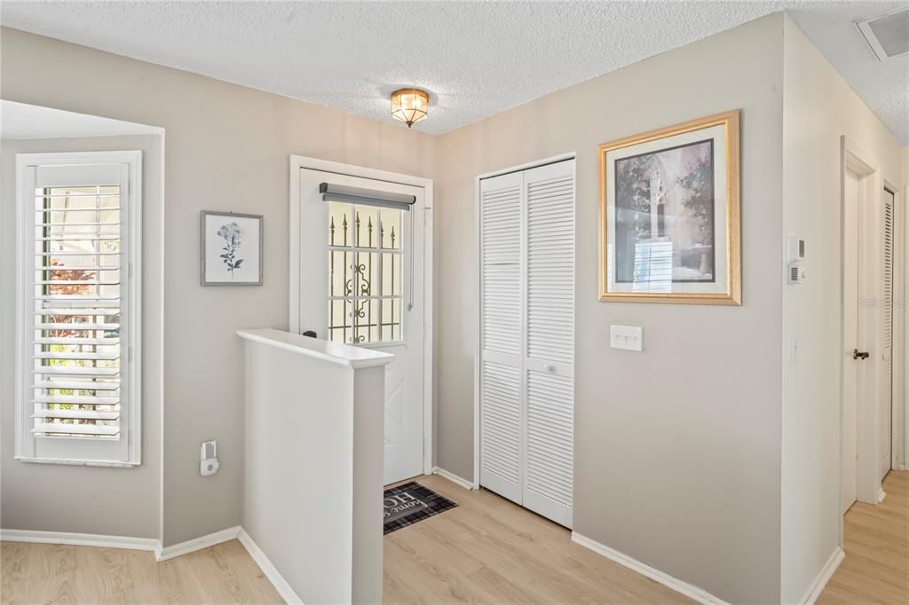 待售: $350,000 (2 贝兹, 2 浴室, 1848 平方英尺)