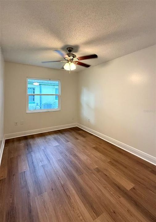 待售: $275,000 (3 贝兹, 2 浴室, 1100 平方英尺)