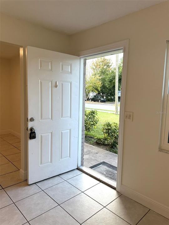 待售: $275,000 (3 贝兹, 2 浴室, 1100 平方英尺)