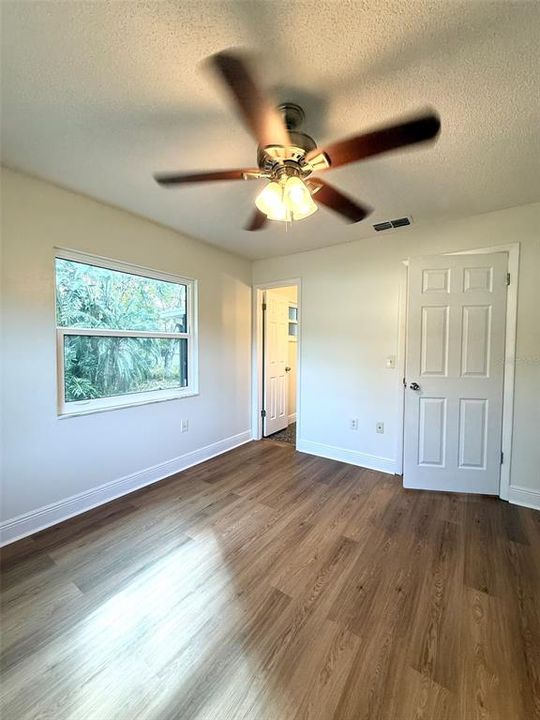 待售: $275,000 (3 贝兹, 2 浴室, 1100 平方英尺)