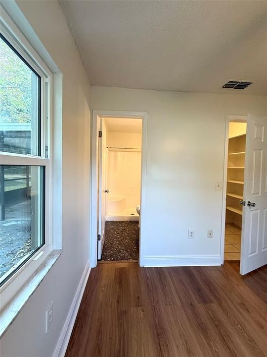 待售: $275,000 (3 贝兹, 2 浴室, 1100 平方英尺)