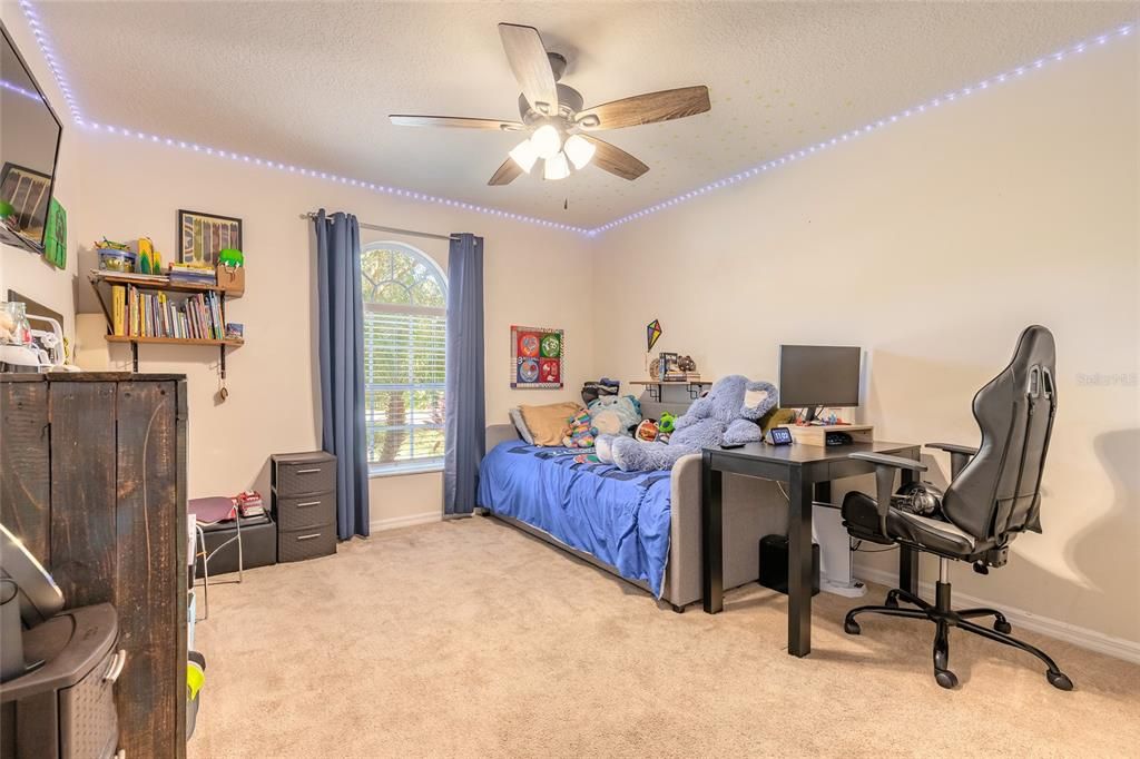 En Venta: $339,900 (3 camas, 2 baños, 1678 Pies cuadrados)