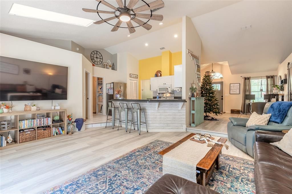 En Venta: $339,900 (3 camas, 2 baños, 1678 Pies cuadrados)