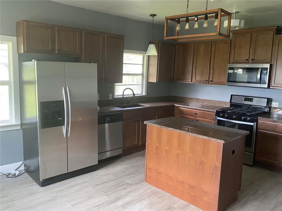 待售: $179,800 (3 贝兹, 2 浴室, 1628 平方英尺)