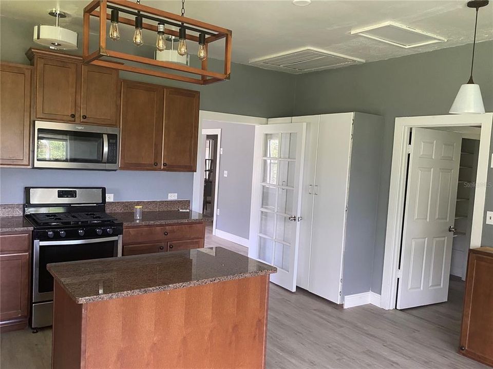 待售: $179,800 (3 贝兹, 2 浴室, 1628 平方英尺)