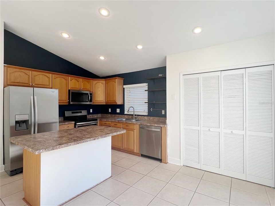 For Sale: $419,000 (3 beds, 2 baths, 1536 Square Feet)