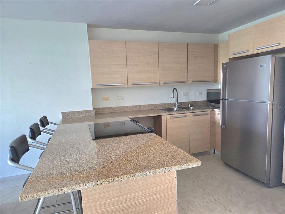 For Sale: $395,000 (2 beds, 3 baths, 1448 Square Feet)