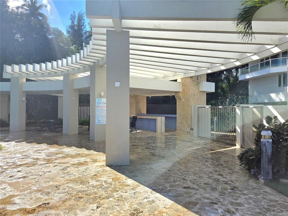 For Sale: $395,000 (2 beds, 3 baths, 1448 Square Feet)