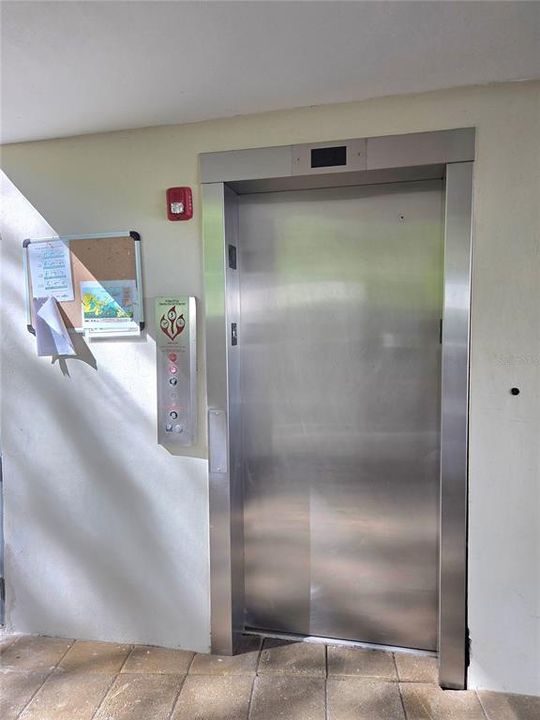 For Sale: $395,000 (2 beds, 3 baths, 1448 Square Feet)