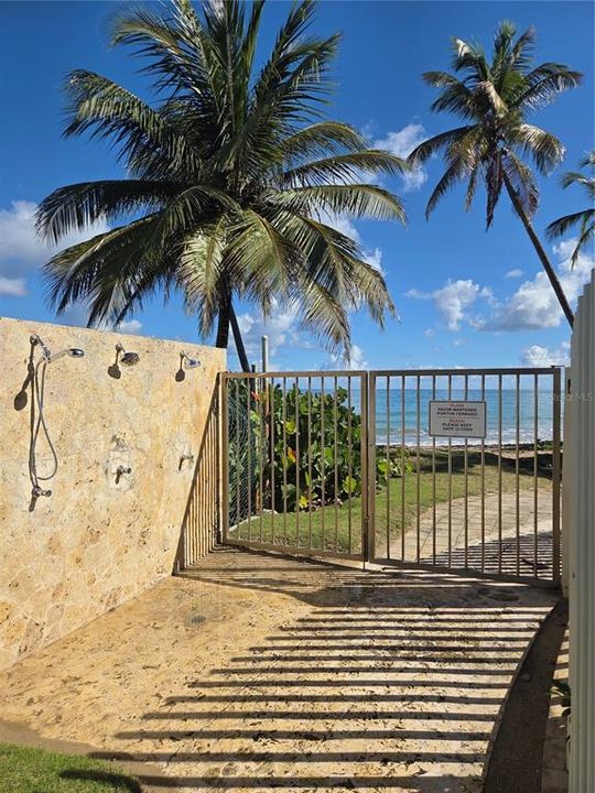 For Sale: $395,000 (2 beds, 3 baths, 1448 Square Feet)