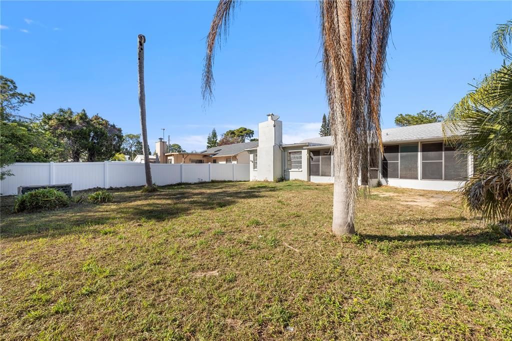 For Sale: $170,000 (2 beds, 1 baths, 1226 Square Feet)