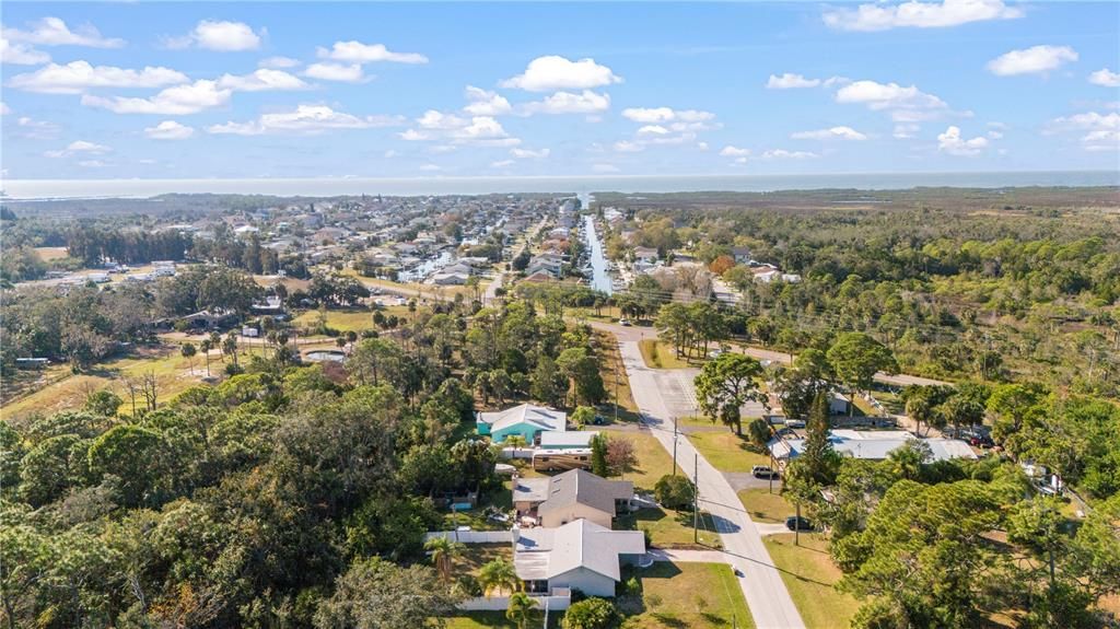 For Sale: $170,000 (2 beds, 1 baths, 1226 Square Feet)