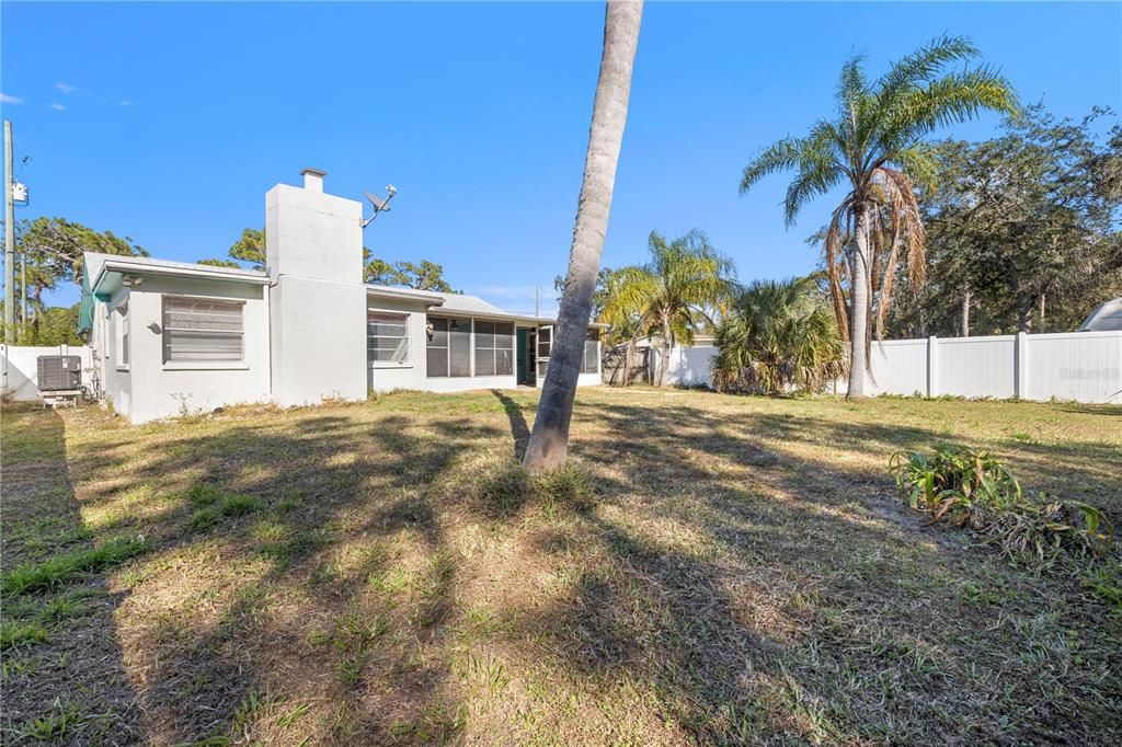 For Sale: $170,000 (2 beds, 1 baths, 1226 Square Feet)