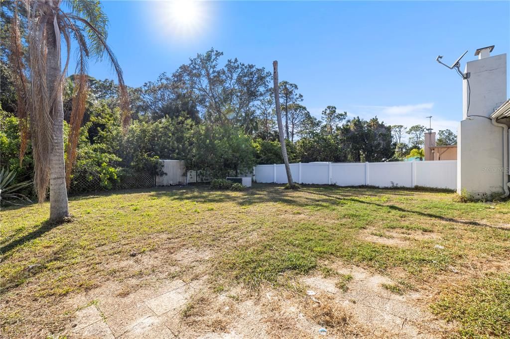 For Sale: $170,000 (2 beds, 1 baths, 1226 Square Feet)