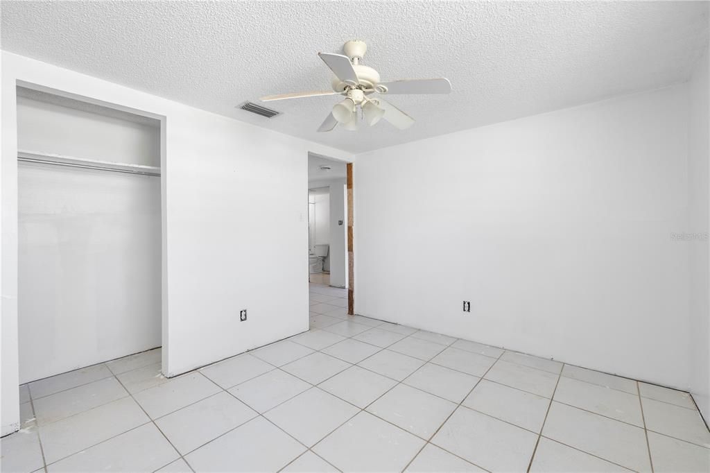 For Sale: $170,000 (2 beds, 1 baths, 1226 Square Feet)