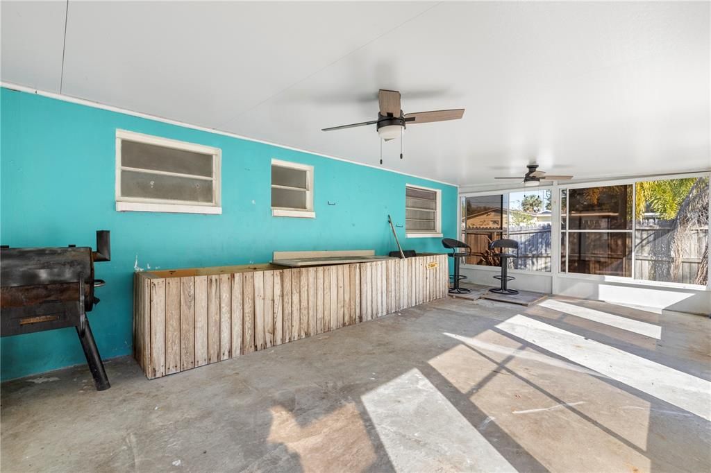 For Sale: $170,000 (2 beds, 1 baths, 1226 Square Feet)