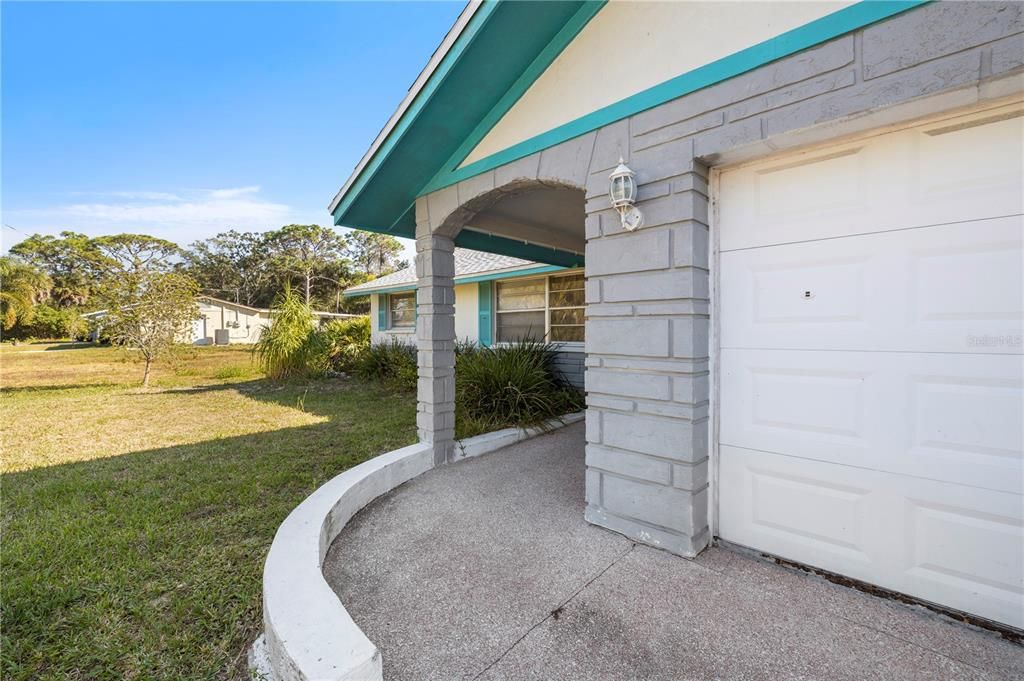 For Sale: $170,000 (2 beds, 1 baths, 1226 Square Feet)