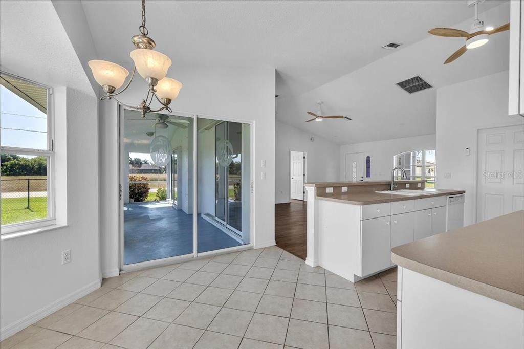 En Venta: $299,000 (3 camas, 2 baños, 1337 Pies cuadrados)