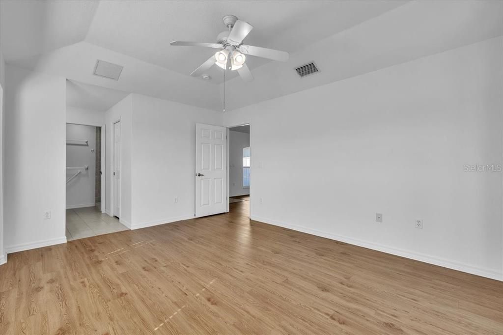 En Venta: $299,000 (3 camas, 2 baños, 1337 Pies cuadrados)