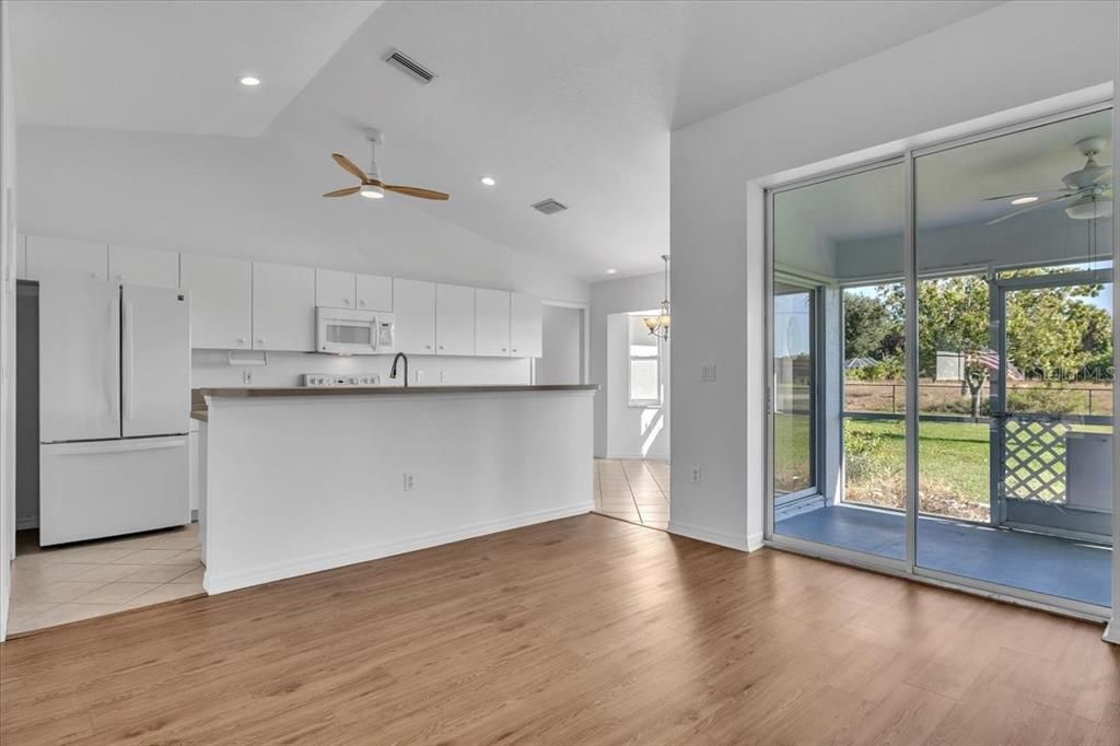 En Venta: $299,000 (3 camas, 2 baños, 1337 Pies cuadrados)