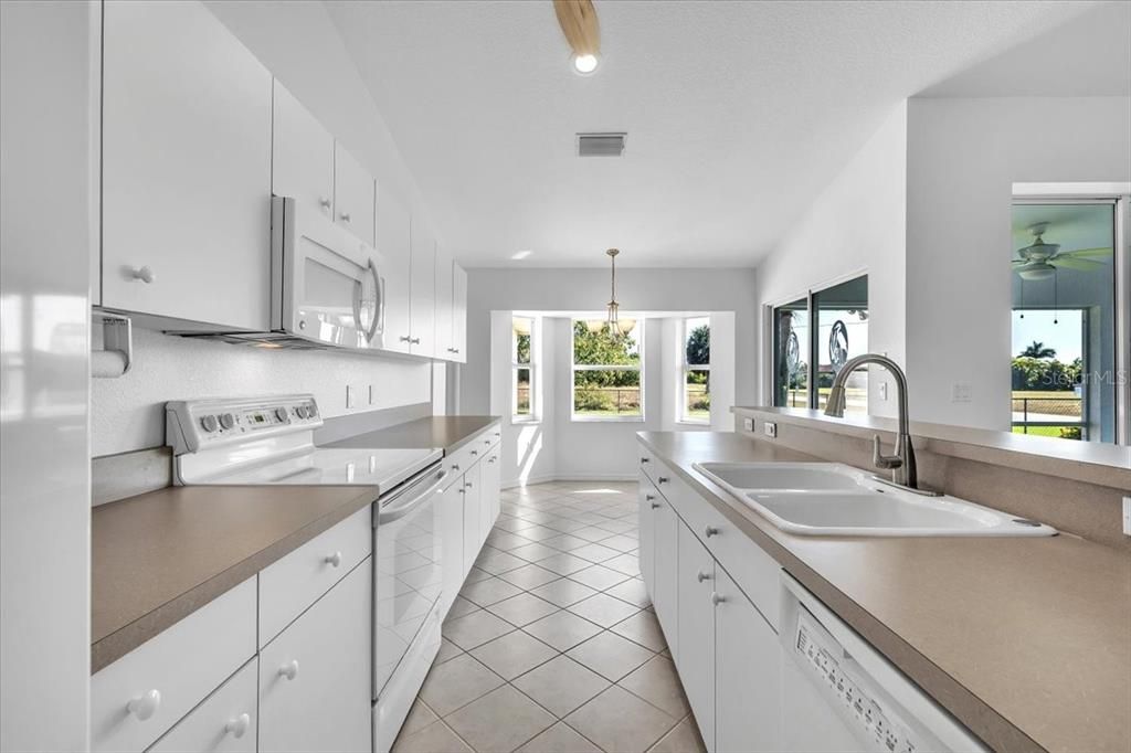 En Venta: $299,000 (3 camas, 2 baños, 1337 Pies cuadrados)