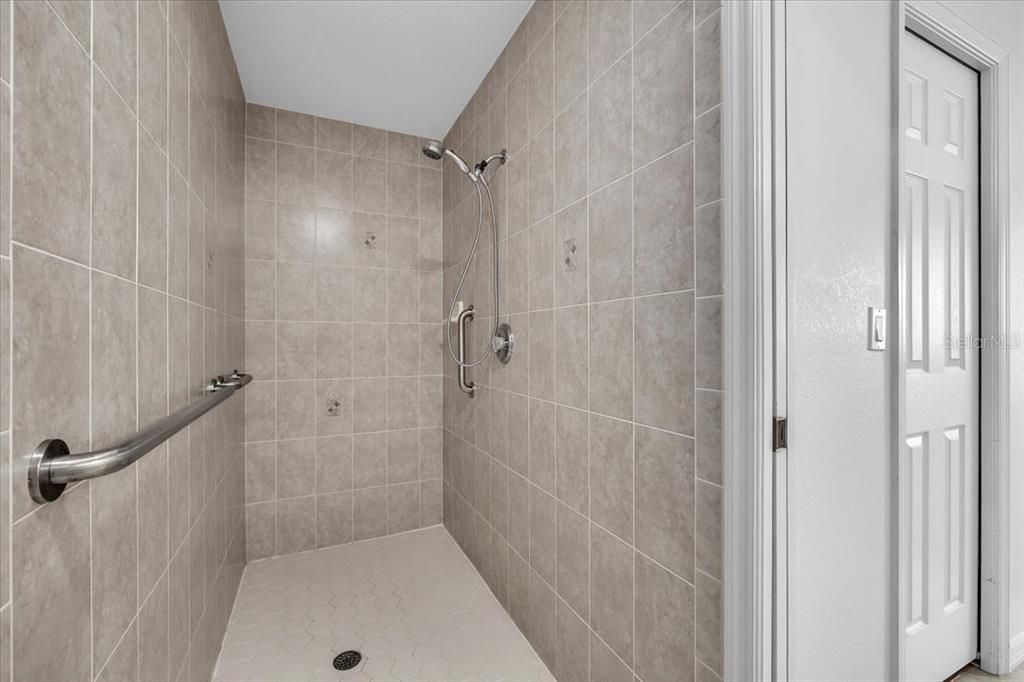 En Venta: $299,000 (3 camas, 2 baños, 1337 Pies cuadrados)