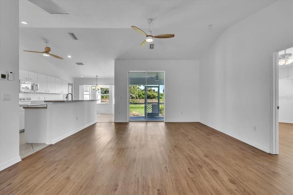 En Venta: $299,000 (3 camas, 2 baños, 1337 Pies cuadrados)