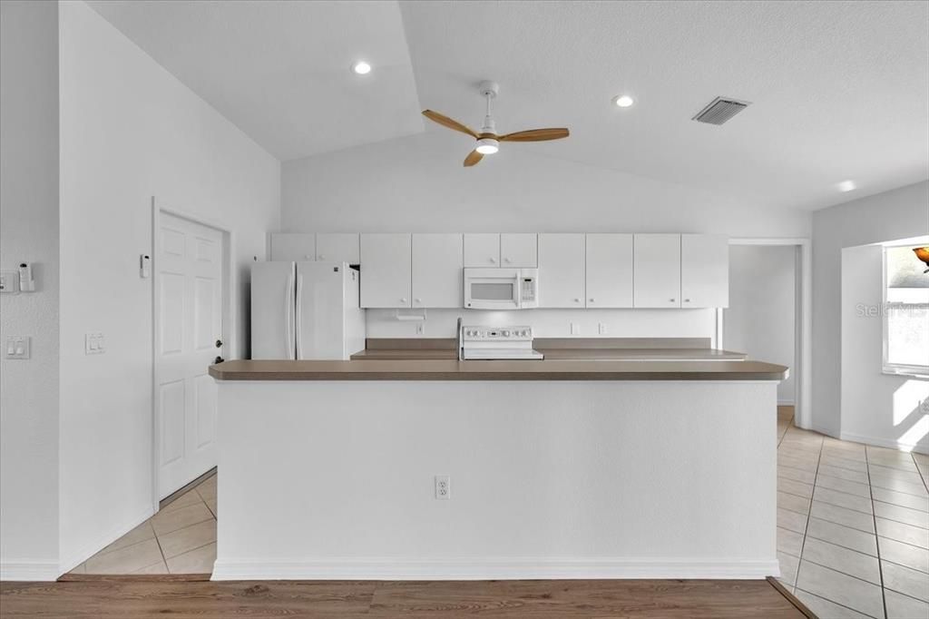 En Venta: $299,000 (3 camas, 2 baños, 1337 Pies cuadrados)